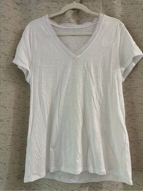 LOFT White V-Neck Lace Trim Short Sleeve Tee